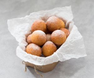 Małe, puszyste i gotowe w 6 minut. Te minipączki to mój hit na tłusty czwartek i nie tylko 