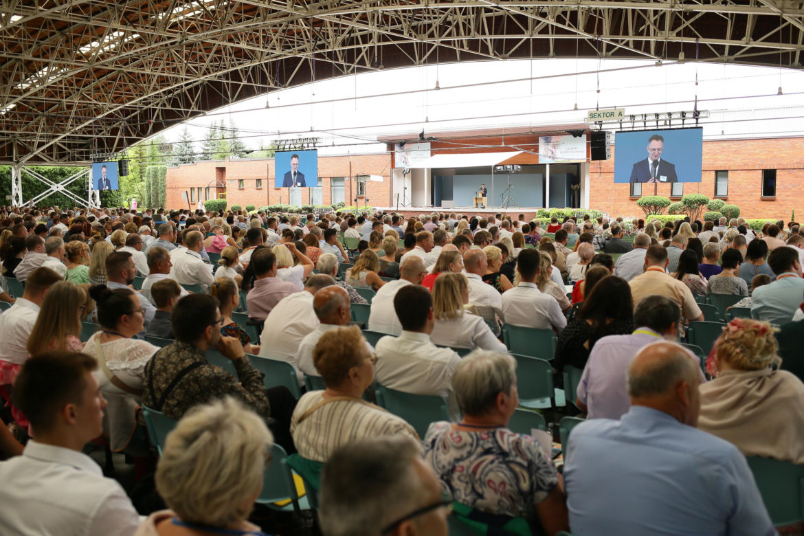 Kongres Świadków Jehowy 2024. W niedzielnych wydarzeniach wzięły udział tłumy