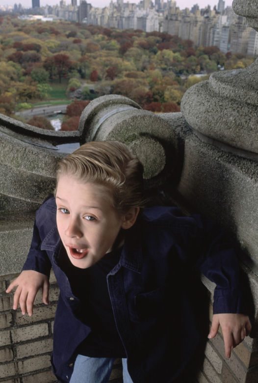 Macaulay Culkin czyli filmowy Kevin kończy 40 lat. Tak się zmieniał