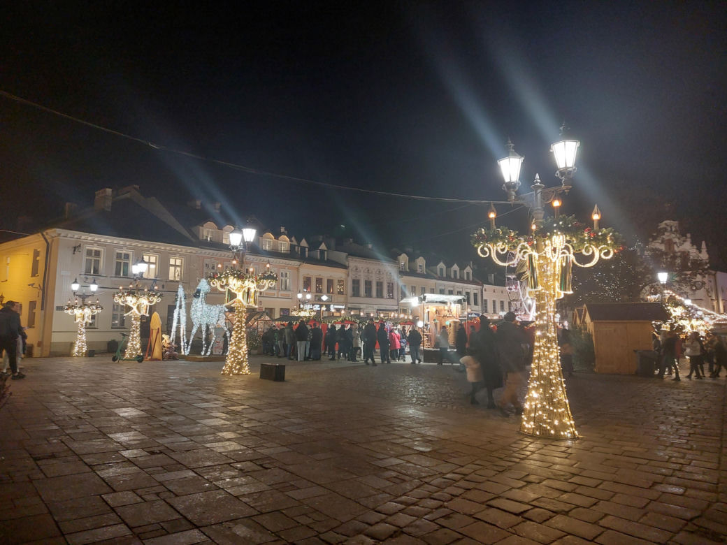 Świąteczne Miasteczko w Rzeszowie otwarte