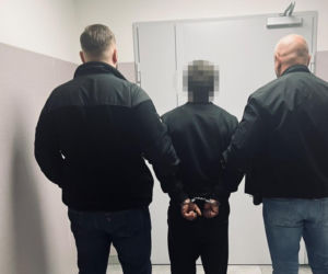 Wprowadził się do matki w sobotę. W niedzielę rano już nie żyła