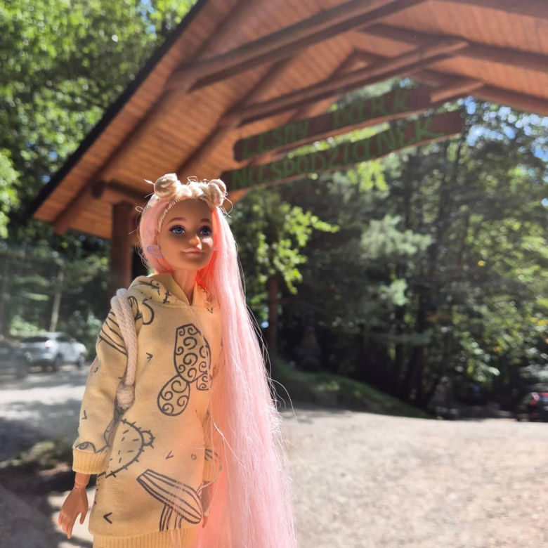 Śląsk oczami Barbie, czyli projekt mieszkanki Gliwic, która fotografuje lalki.