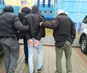 Kradli luksusowe auta m.in. w Płocku! Policja zrobiła nalot na ich dziuplę! [ZDJĘCIA]
