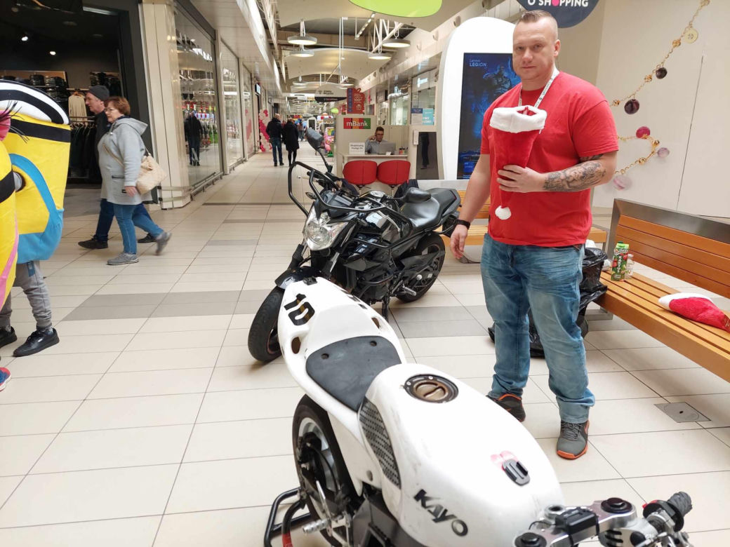 Motomikołaje Bydgoszcz w akcji! Chcą umilić święta dzięciom z bydgoskich szpitali [ZDJĘCIA]