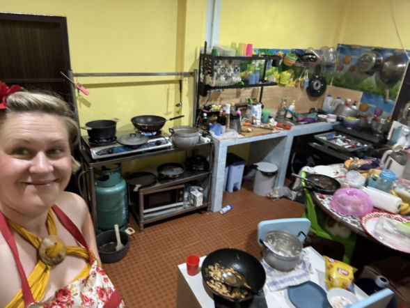 Mama pięcioraczków z Horyńca pokazała kuchnię.  Rozgardiasz niemiłosierny. Długo nie trzeba było czekać