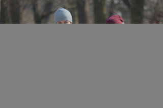 Pierwsza miłość, Kalina (Magdalena Wieczorek), Witek (Henryk Simon)
