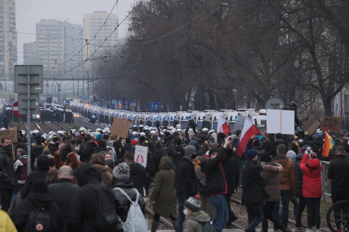 Dom Jarosława Kaczyńskiego otoczony jak twierdza