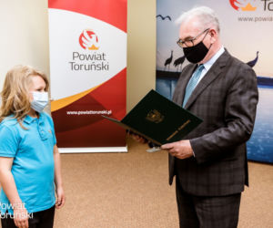 Kazik ze Starego Torunia zachwycił fanów MasterChef Juniora. Gratulacje i upominki w Starostwie Powiatowym