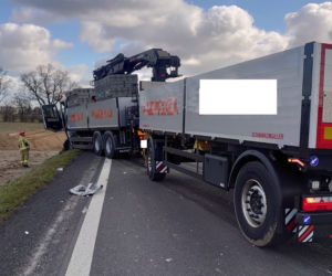 Wypadek na drodze Kąkolewo-Garzyn. Wezwano śmigłowiec