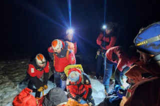 Akcja ratunkowa w Tatrach. Kobieta spadła z Koziego Wierchu. Wspaniałe zachowanie turystów!
