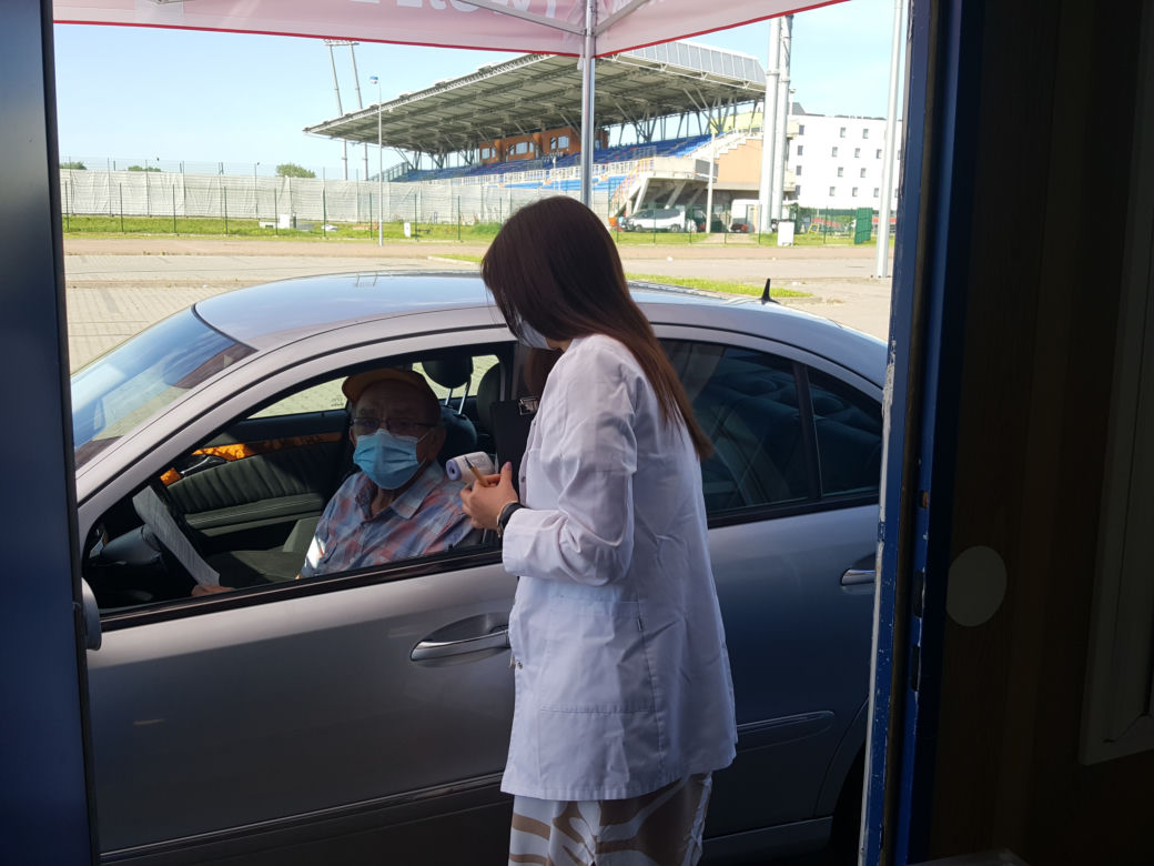 Punkt szczepień drive-thru w Siedlcach