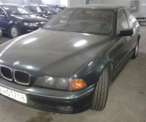 Rządowe samochody BMW serii 5 na sprzedaż