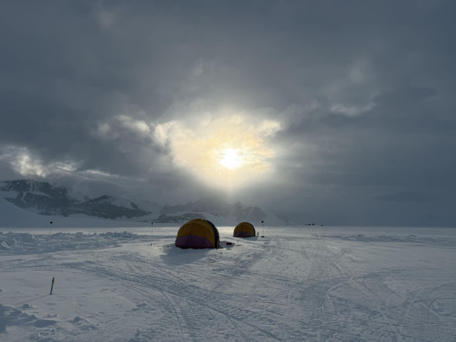 Siedlczanin Kryspin Mitura ukończył Koronę Ziemi oraz Koronę Wulkanów Ziemi w rozszerzonym wariancie „Double Seven Summits”!