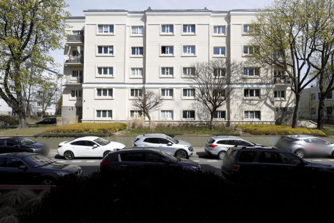 Nożem zaatakował kobietę w mieszkaniu na Śródmieściu. Trafił do szpitala psychiatrycznego