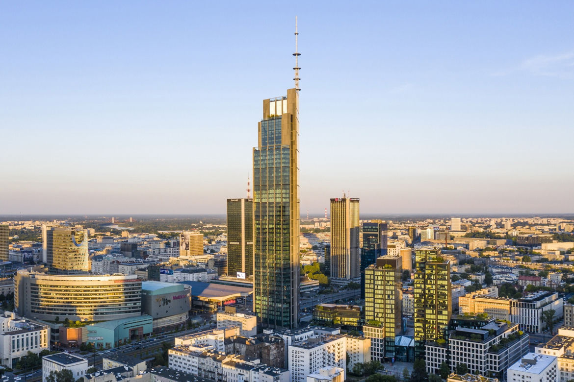 Szklany kolos wreszcie skończony. Kiedy otwarcie Varso Tower?