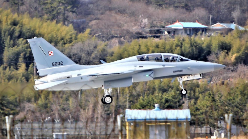 FA-50GF podczas startu