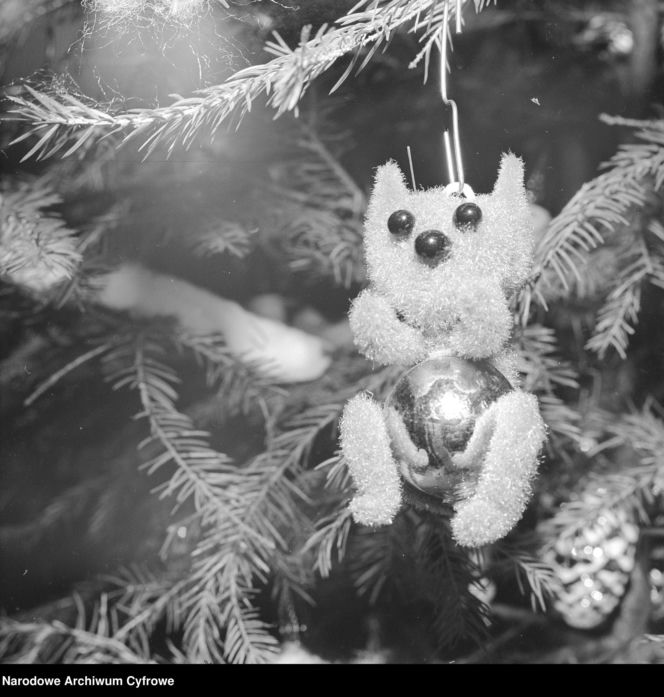 Tak ubierano choinki w PRL-u. Te archiwalne zdjęcia to prawdziwe perełki!