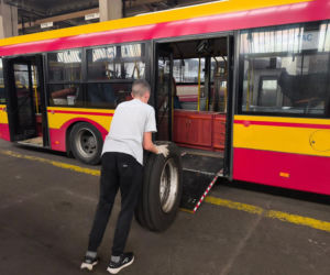 Z Warszawy na Ukrainę. Autobusy pomogą mieszkańcom