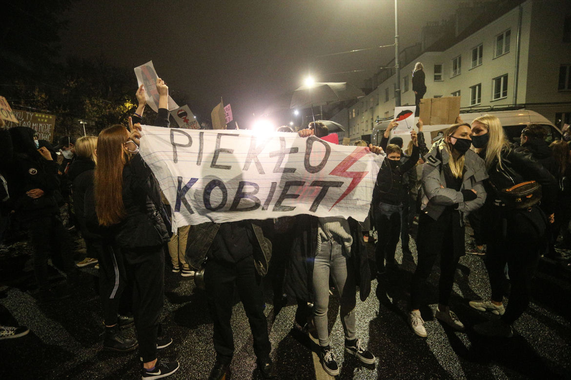 Nocne protesty pod domem Jarosława Kaczyńskiego