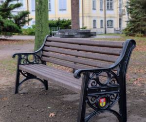 W Białymstoku zamontowano ławki i kosze odporne na zniszczenia