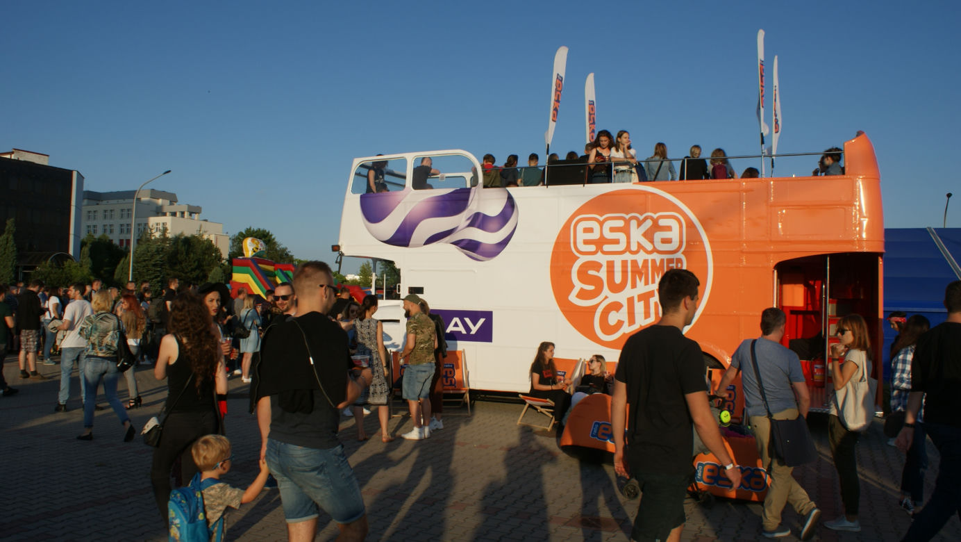 ESKA Summer City Bus z Play. Na miasto wyjedzie dwupiętrowy autobus! Tak było w innych miastach