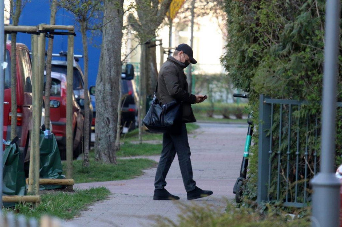 Donald Tusk z torbą listonosza powrócił do Sopotu