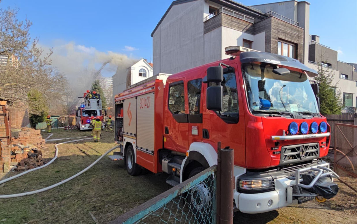 Pożar poddasza w domu jednorodzinnym na Bielanach