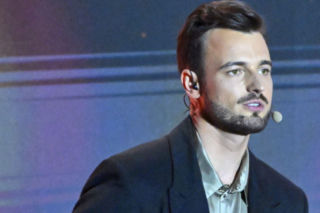 Błażej Stencel szczerze o swoich relacjach z rodziny. Niektórzy oficjalnie nie wiedzą o jego orientacji! 