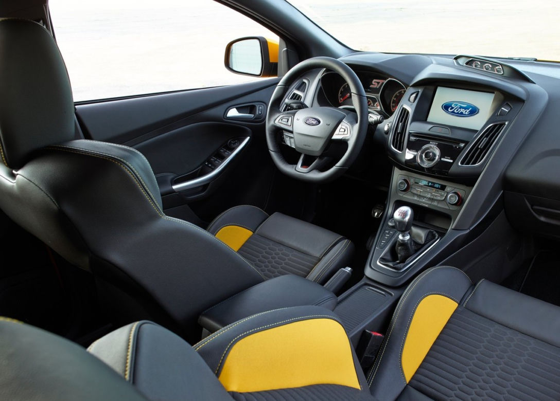 2015 Ford Focus ST facelifting