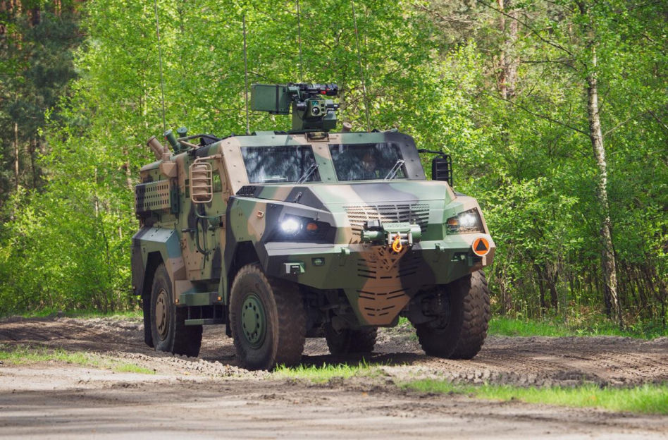 Huta Stalowa Wola i CSG zacieśniają współpracę. Kontrakt na setki podwozi Waran 4x4 i Heron 6x6 dla Wojska Polskiego