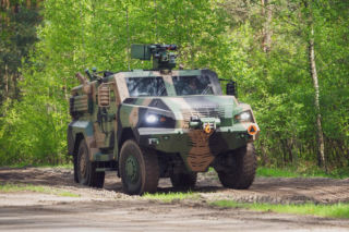 Huta Stalowa Wola i CSG zacieśniają współpracę. Kontrakt na setki podwozi Waran 4x4 i Heron 6x6 dla Wojska Polskiego