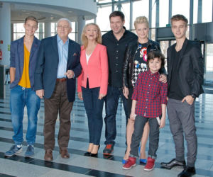 Rodzinka.pl 6 sezon. Adam Zdrójkowski, Halina Skoczyńska, Michał Grudziński, Tomasz Karolak, Maciej Musiał, Mateusz Pawłowski, Małgorzata Kożuchowska   
