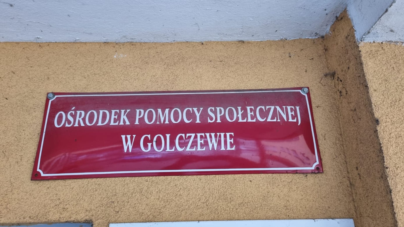 Fałszywe "trojaczki". Ośrodek Pomocy Społecznej w Golczewie odniósł się do sprawy