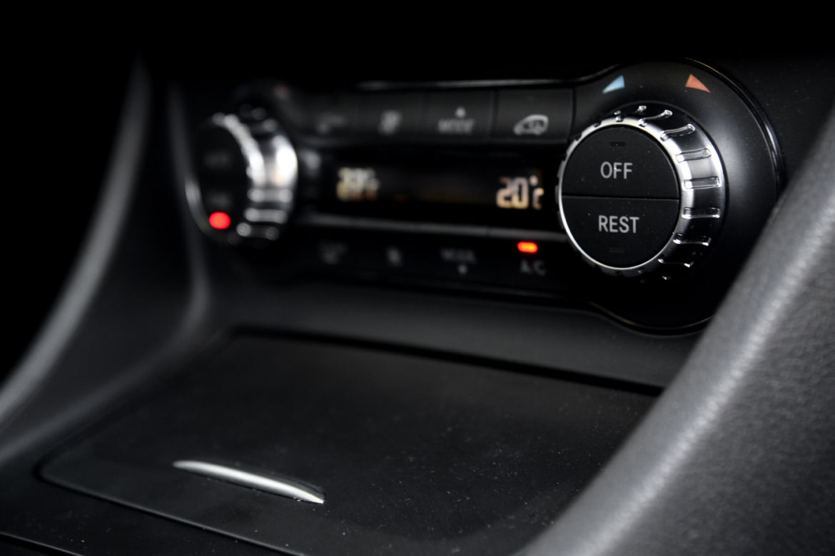 Mercedes-Benz CLA200 Shooting Brake OrangeArt