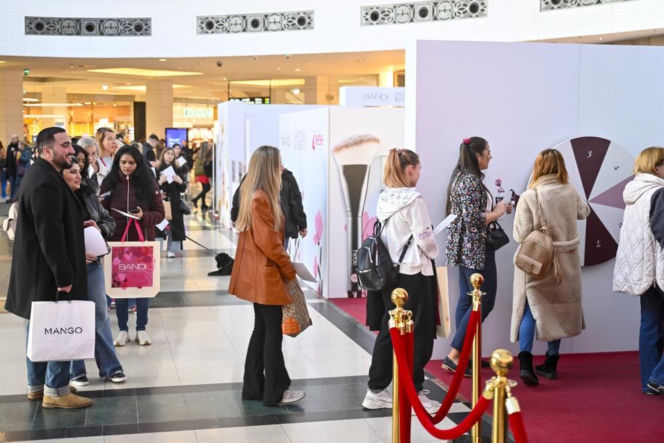 "nieZWYKŁA KOBIETA”