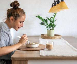 Jesteś głodny zaraz po śniadaniu? Winowajcą może być jeden popularny produkt