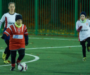 Męski sport? Chyba nie. Dziewczyny zagrały w spódnicach! Zobaczcie zdjęcia