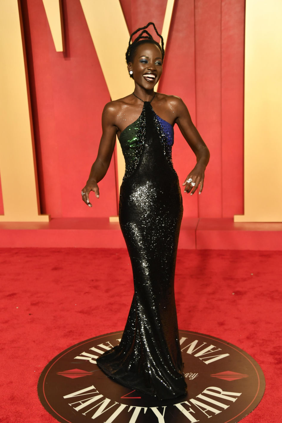 Oscary 2024: Lupita Nyong’o na imprezie Vanity Fair