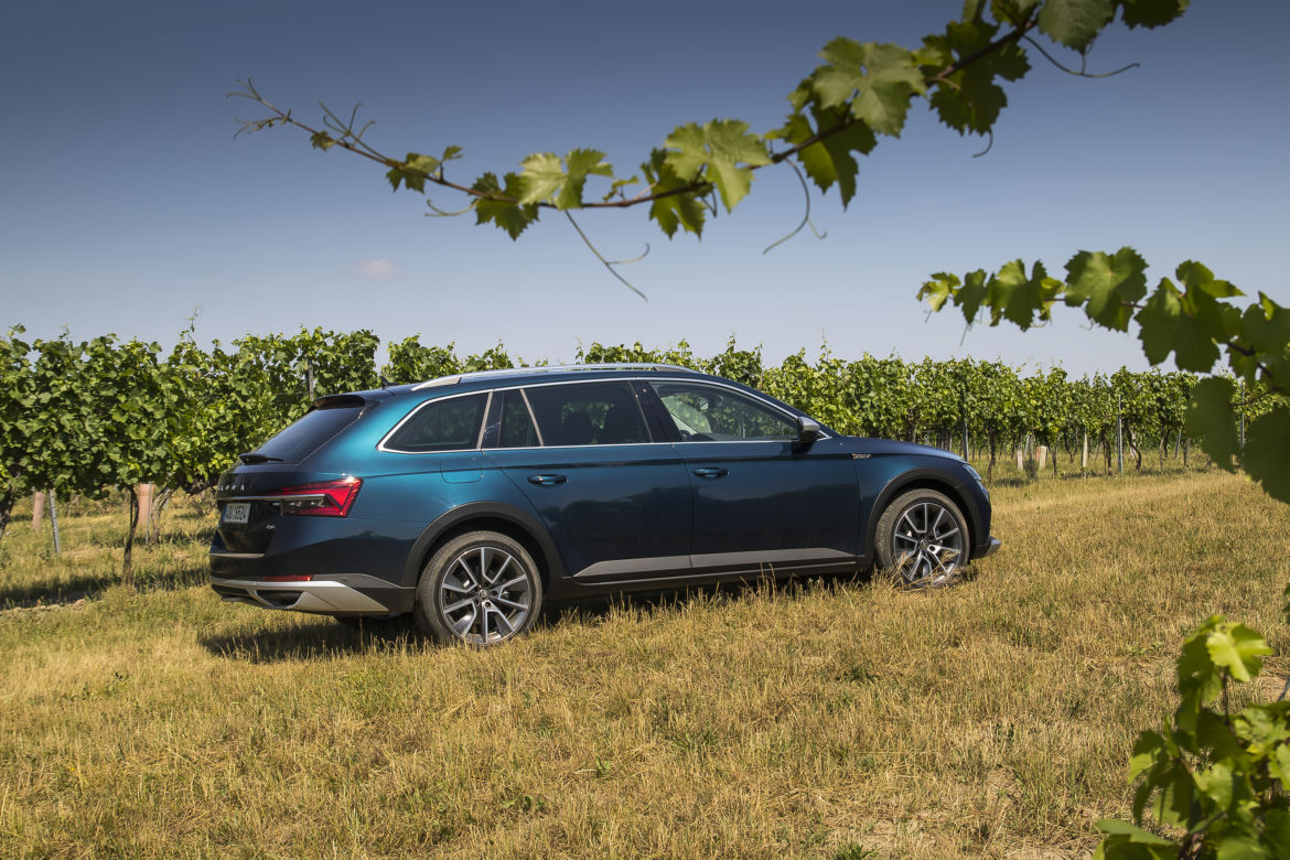 Skoda Superb Scout 2.0 TDI SCR 190 KM DSG7 4x4