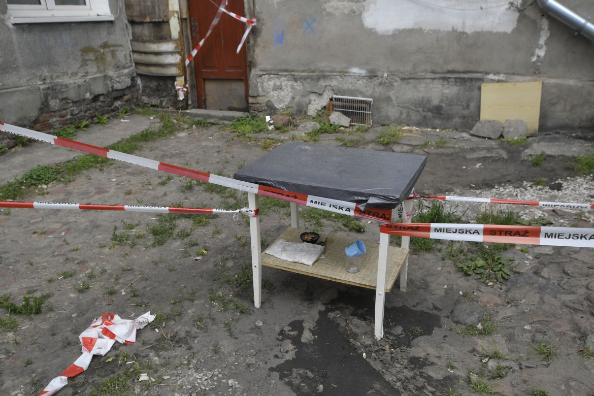 21 osób zostało przesiedlonych do hotelu, a 15 odnalazło lokum u swoich bliskich.