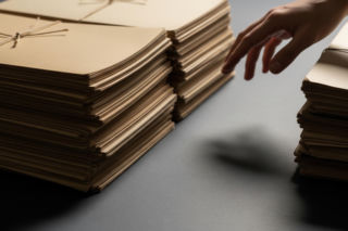 Akta Epsteina w sieci. Jak samodzielnie przeszukać miliony stron dokumentów?