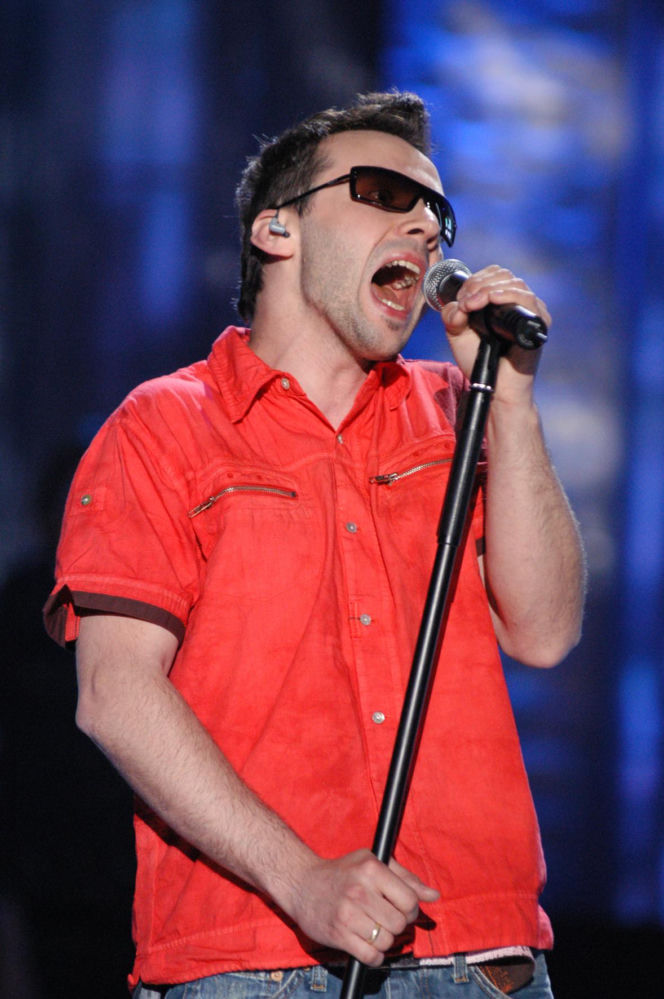 "Siłacza" śpiewała cała Polska, potem zniknął. Co po 20 latach porabia Marcin Rozynek?