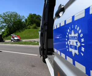 Makabra na drodze w Przemyślu! Osobówka zderzyła się z karetką. Nie żyje mężczyzna