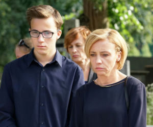Barwy szczęścia odc. 1959. Sabina (Barbara Kurzaj), Kajtek (Jakub Dmochowski)