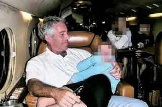 Stephen Hawking na wyspie Epsteina! Zdjęcie w sieci