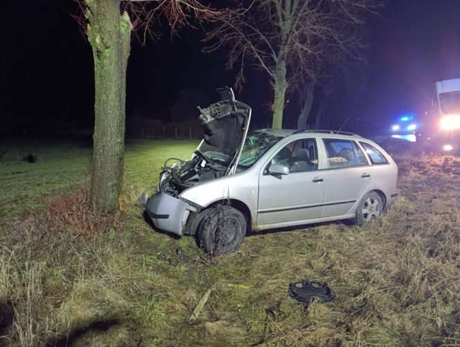 Tragedia na drodze w powiecie rawickim. Nie żyje pasażerka auta