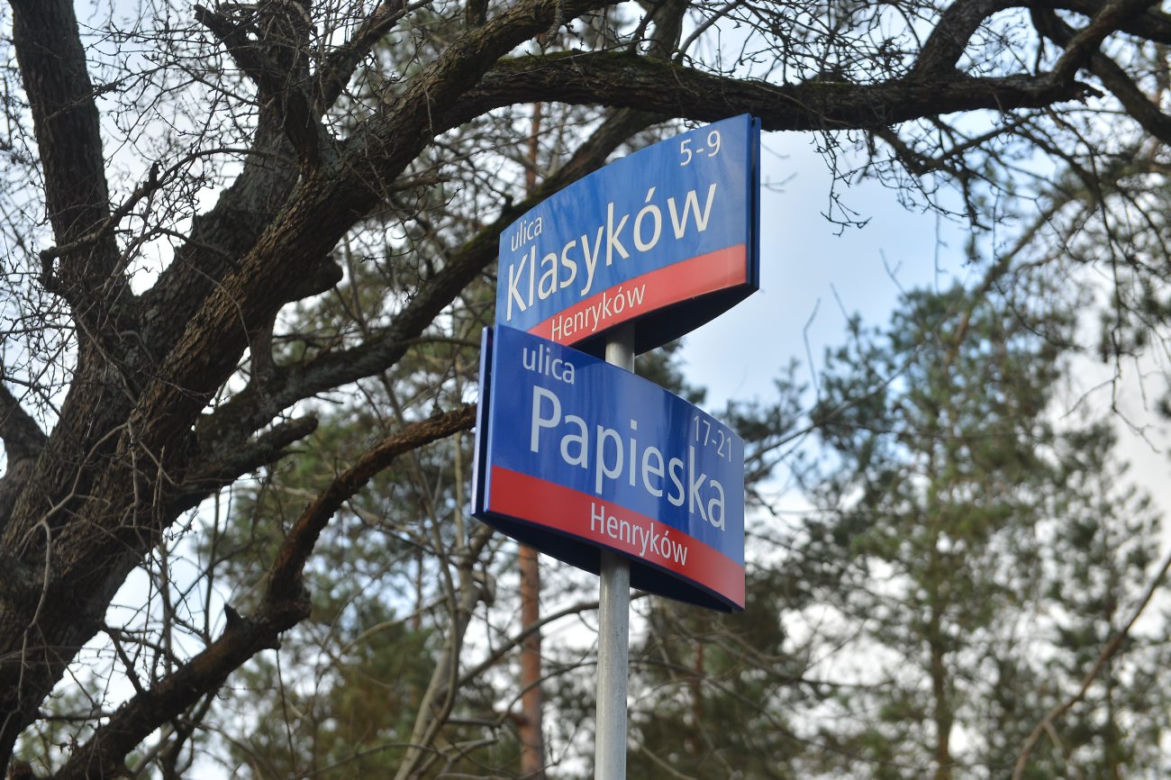 Mieszkańcy Białołęki przerażeni. Pociągi rozjadą kościół 