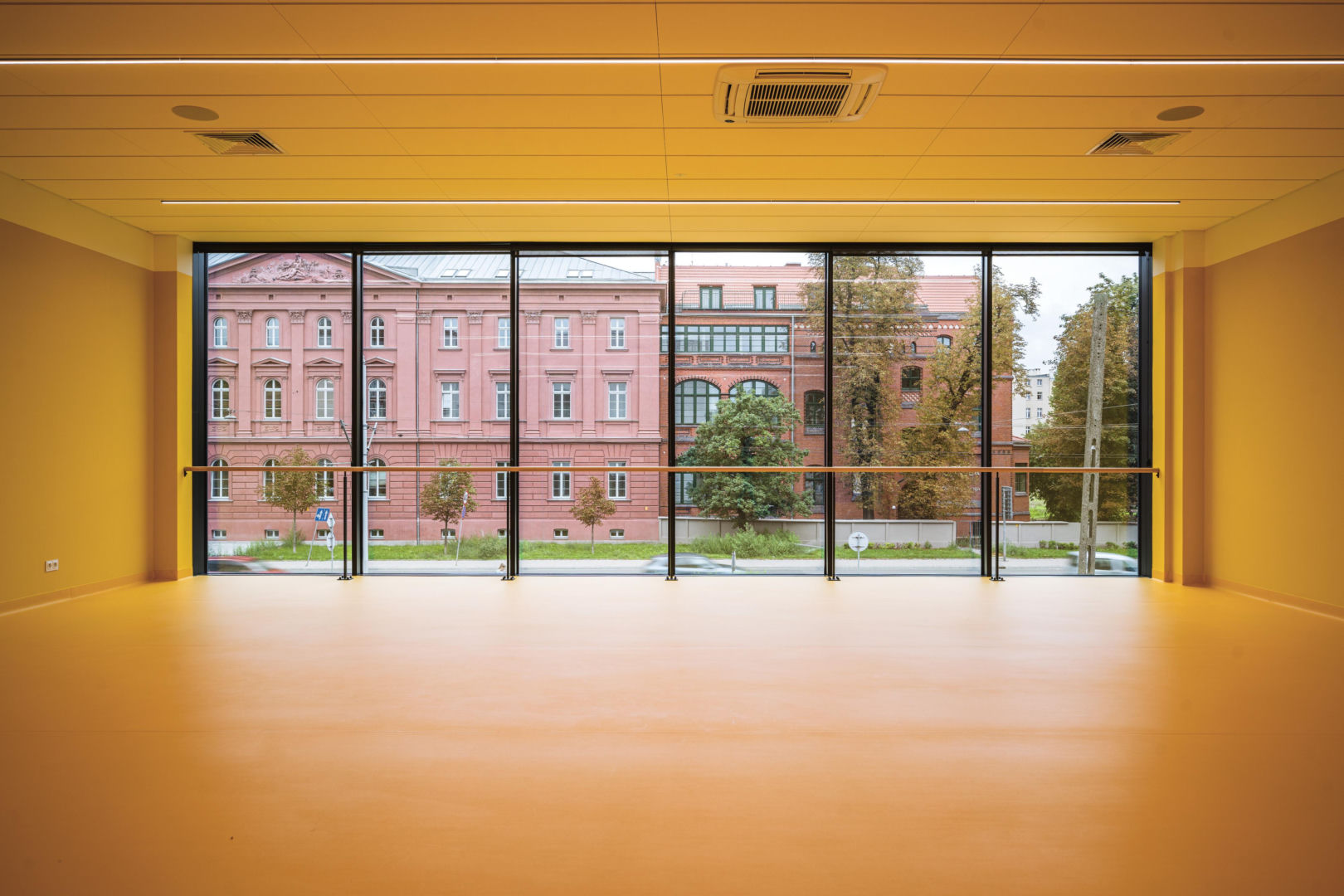 Hale sportowe / Wrocław 1