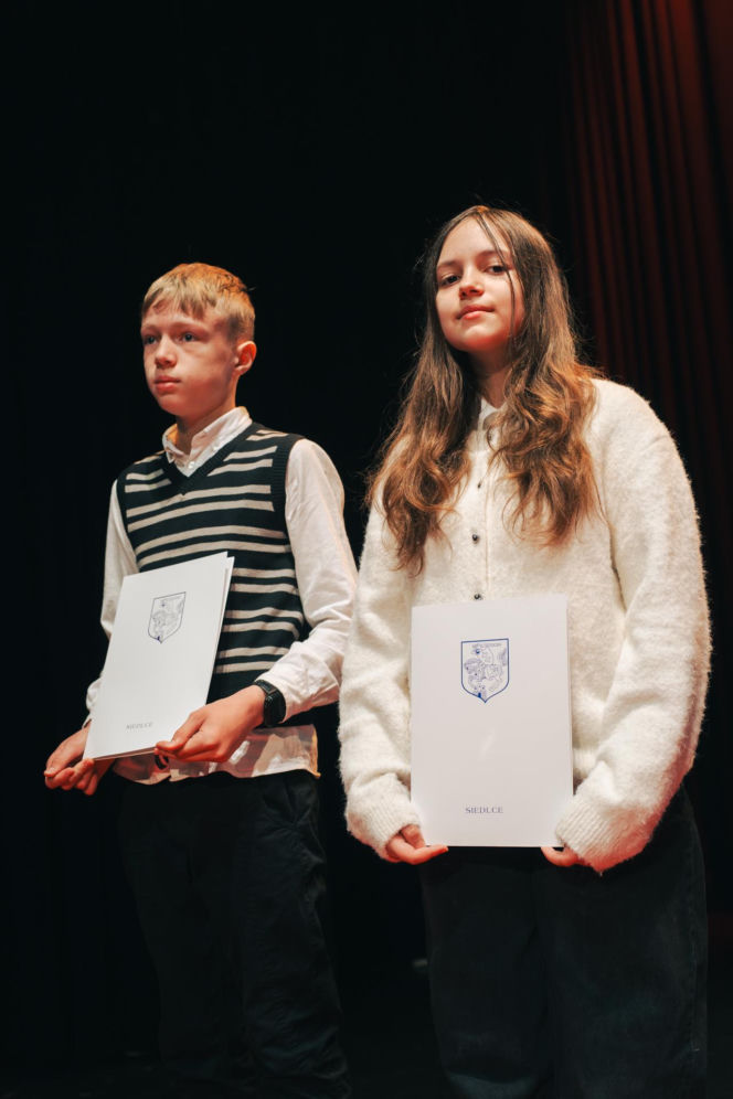 Najzdolniejsi uczniowie odebrali stypendia Prezydenta Miasta Siedlce