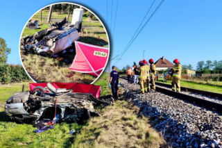Tragiczne zderzenie pociągu z osobówką pod Wieluniem. Nie żyje 21-latek